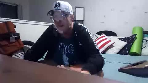 salis1981 online show from December 23, 2025, 1:14 am