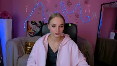 sally_meow online show from May 2, 2026, 9:47 am