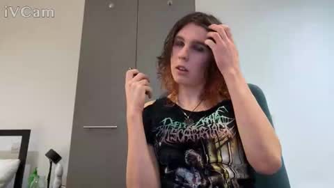 Snapshot of sally_vae chatting on March 28, 2026, 8:19 pm Sally Vae online show from March 28, 2026, 8:19 pm