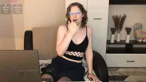 Snapshot of sallysweet_ chatting on July 12, 2026, 8:05 am Sally online show from July 12, 2026, 8:05 am