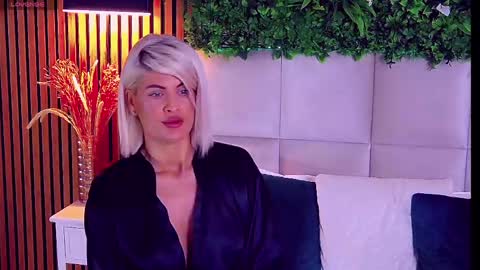 SalmaRoze online show from April 29, 2026, 2:48 am