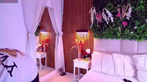 SalmaRoze online show from June 5, 2026, 2:40 am