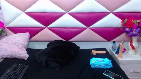 Snapshot of salmasantos chatting on January 7, 2025, 6:38 am salmasanto online show from January 7, 2025, 6:38 am