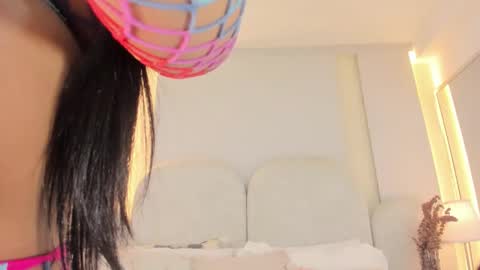   online show from September 18, 2025, 9:28 pm