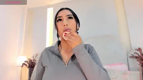   online show from October 28, 2025, 7:49 pm