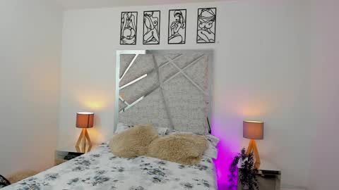 salomedyla online show from February 21, 2025, 11:10 pm