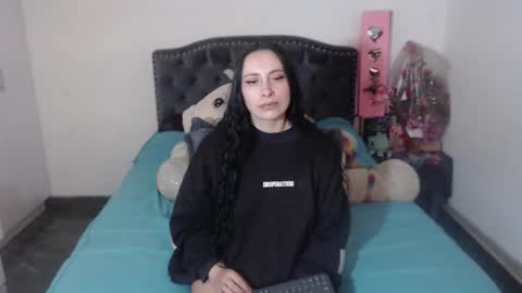 yenny online show from October 18, 2025, 4:37 am