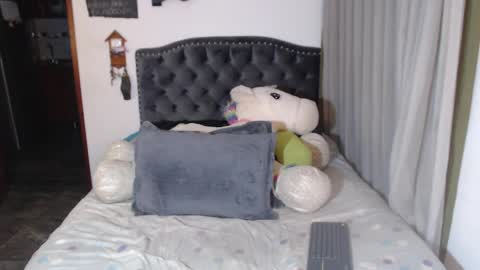 yenny online show from April 3, 2026, 3:15 am