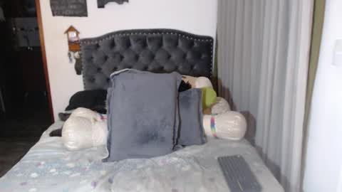 yenny online show from April 17, 2026, 5:21 am