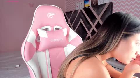 Snapshot of saloome_miller chatting on December 3, 2024, 2:36 am Salome online show from December 3, 2024, 2:36 am