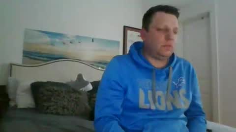 salsbud2022 online show from February 13, 2025, 8:17 am