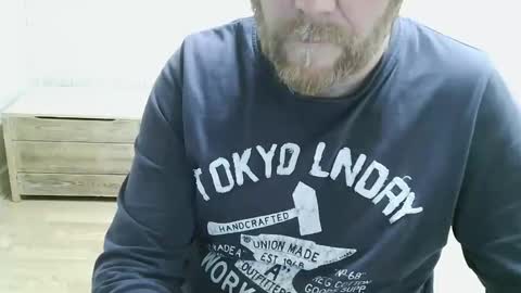 Snapshot of saltimbanquier chatting on April 13, 2026, 3:28 pm Saltimbanquier Salt ou Banquier online show from April 13, 2026, 3:28 pm