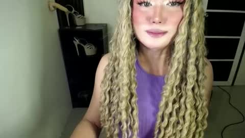 Snapshot of salumisabato69 chatting on October 28, 2025, 5:37 pm anasthasia online show from October 28, 2025, 5:37 pm