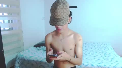 salvatore_cute online show from October 14, 2025, 9:59 pm