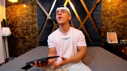 SALVATORE online show from January 17, 2025, 2:18 pm