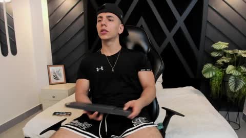 SALVATORE online show from February 6, 2025, 2:48 pm