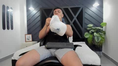 SALVATORE online show from February 10, 2025, 5:41 pm