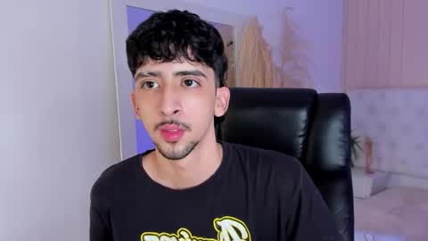 Snapshot of salvatore_monterey chatting on September 26, 2025, 8:24 pm salvatore online show from September 26, 2025, 8:24 pm