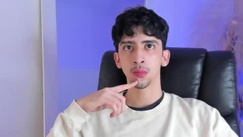 Snapshot of salvatore_monterey chatting on October 10, 2025, 8:08 pm salvatore online show from October 10, 2025, 8:08 pm