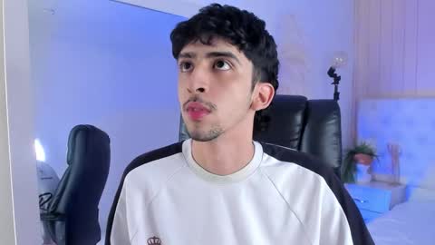 Snapshot of salvatore_monterey chatting on October 14, 2025, 8:53 pm salvatore online show from October 14, 2025, 8:53 pm