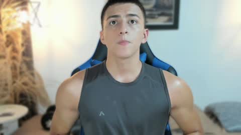 Snapshot of salvatore_romanoo chatting on February 6, 2025, 1:27 am Salvatore online show from February 6, 2025, 1:27 am