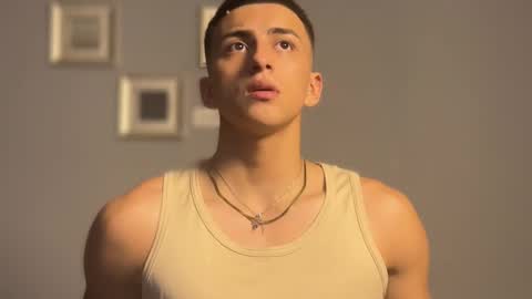 Snapshot of salvatore_romanoo chatting on November 25, 2025, 11:49 pm Salvatore online show from November 25, 2025, 11:49 pm