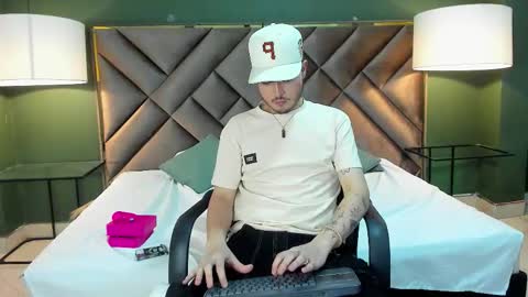  Salvatore online show from February 17, 2026, 11:00 pm