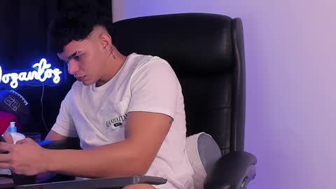 Snapshot of sam_dosantos chatting on December 8, 2024, 6:54 am llll sammu llll online show from December 8, 2024, 6:54 am