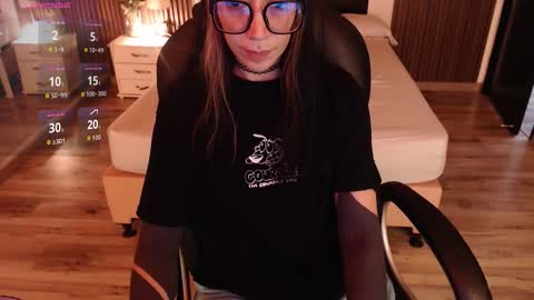 SAM MANSON online show from December 4, 2025, 1:31 pm