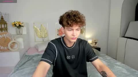 Sam online show from September 28, 2025, 3:06 pm
