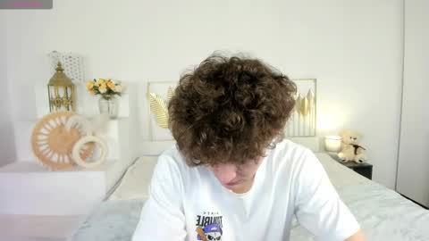 Sam online show from October 10, 2025, 11:31 am