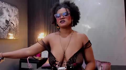 Snapshot of samantablake chatting on February 10, 2026, 8:35 pm Samanta online show from February 10, 2026, 8:35 pm