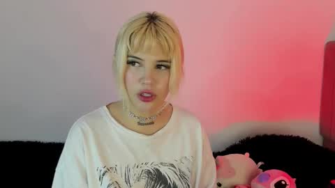 samantha_browwnn online show from November 12, 2025, 5:19 am