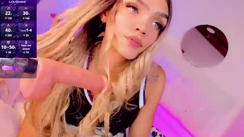samantha_duke66 online show from December 30, 2024, 10:21 am