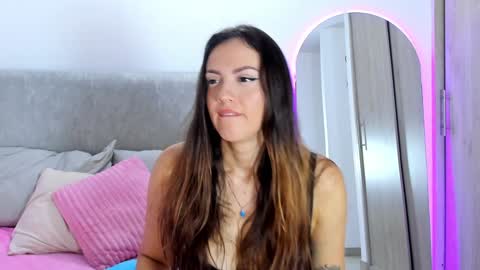 Samantha Ferrec online show from December 18, 2024, 3:15 am