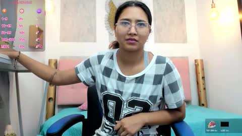 Snapshot of samantha_fox8 chatting on November 17, 2025, 12:33 pm online show from November 17, 2025, 12:33 pm