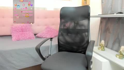 Snapshot of samantha_fox8 chatting on December 20, 2025, 10:33 am online show from December 20, 2025, 10:33 am