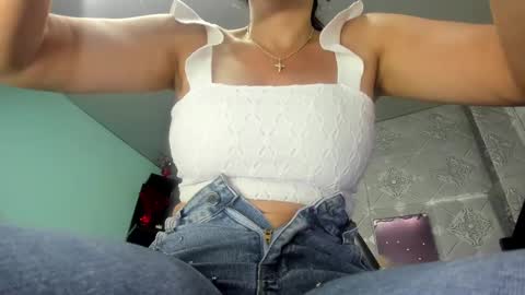 samantha_milfs online show from February 25, 2025, 10:37 am
