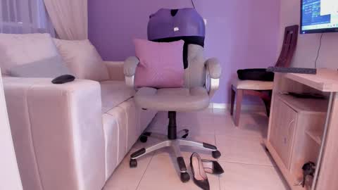 samantha_thompsoon online show from February 9, 2026, 9:30 pm