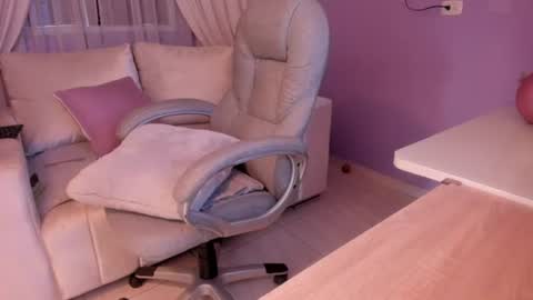 samantha_thompsoon online show from July 6, 2026, 10:56 pm