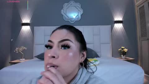  Samanthaa online show from November 10, 2025, 11:42 am