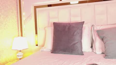 samanthaa_sm online show from October 22, 2025, 11:32 am