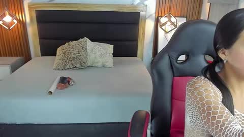    online show from November 19, 2025, 11:54 am