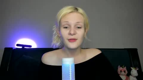 Samantha online show from March 5, 2025, 8:32 pm