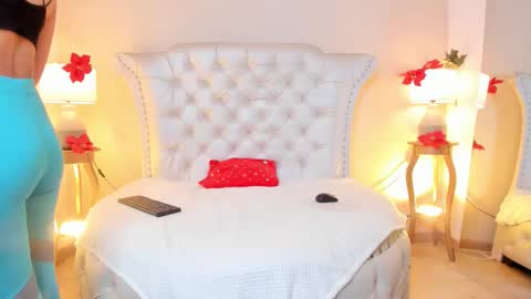 Snapshot of samanthamorelli chatting on February 6, 2026, 12:30 pm Sam online show from February 6, 2026, 12:30 pm