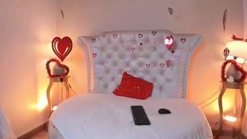 Snapshot of samanthamorelli chatting on February 17, 2026, 12:23 pm Sam online show from February 17, 2026, 12:23 pm