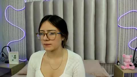 Alejandra  online show from February 11, 2026, 11:04 am