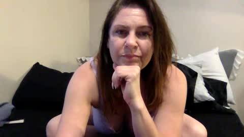 Snapshot of samanthavale chatting on April 27, 2026, 1:31 pm Samantha Vale online show from April 27, 2026, 1:31 pm