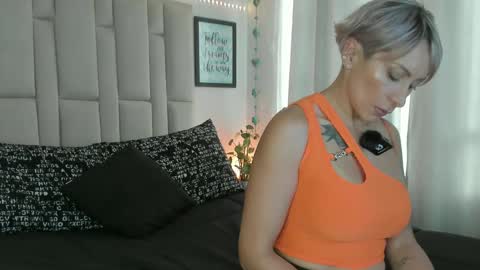 Samixmami online show from February 8, 2025, 10:08 pm