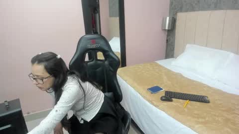 Sara  online show from February 17, 2025, 5:53 pm